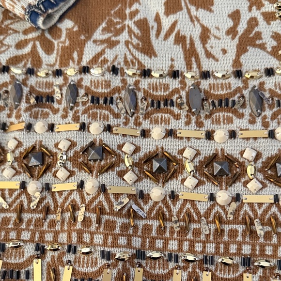 Chico's Tan and Cream Patterned jeweled Blazer NWT sz 2 - Picture 3 of 6